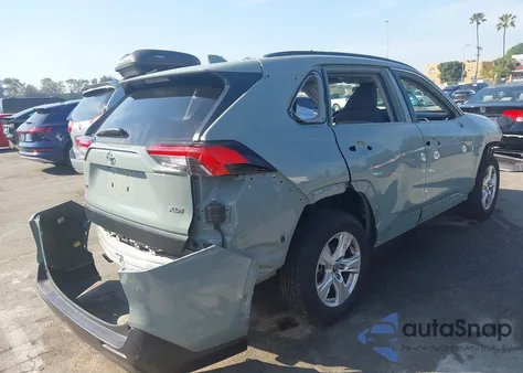 2021 Toyota Rav4 Xle z USA, uszkodzony, nr VIN 2T3W1RFV9MW115888